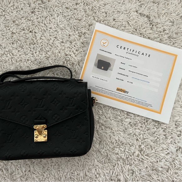 LOUIS VUITTON
Empreinte Pochette Metis Black - Picture 14 of 14